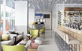 מלון ברחוב מנדלי